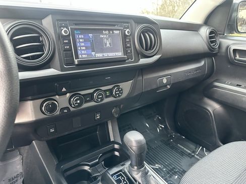 Used 2019 Toyota Tacoma SR image 15