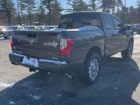Used 2017 Nissan Titan SV image 2