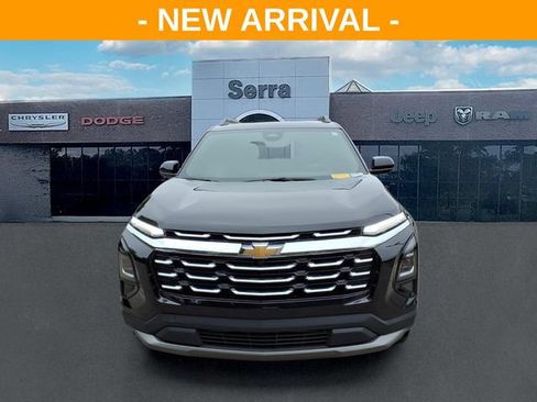 Used 2025 Chevrolet Equinox LT w/ Convenience Package II FWD image 2