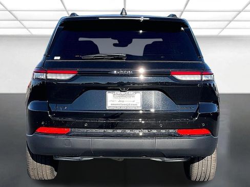 New 2025 Jeep Grand Cherokee Limited w/ Black Appearance Package AWD/4WD image 5