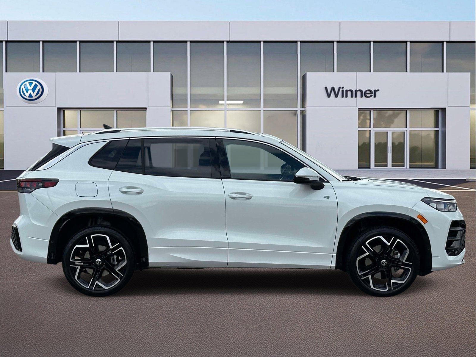 Certified 2026 Volkswagen Tiguan SEL R-Line AWD/4WD image 6