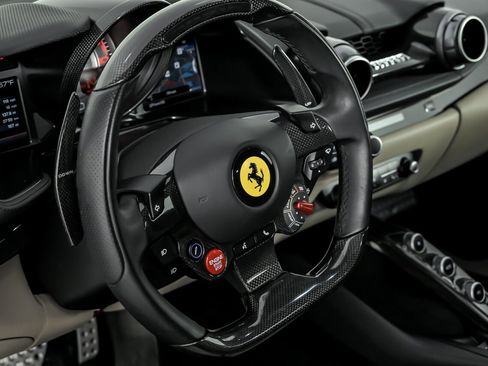 Used 2021 Ferrari 812 GTS image 29
