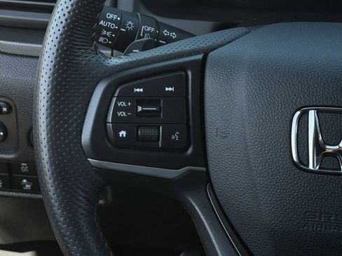 Used 2025 Honda Ridgeline TrailSport image 14
