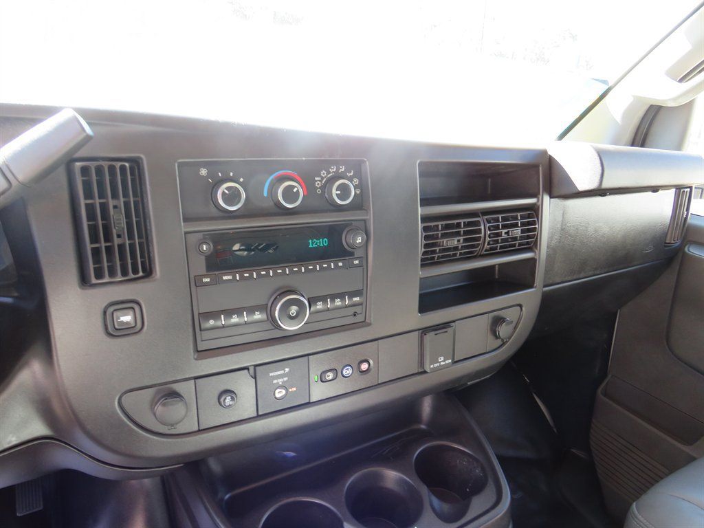 Used 2021 Chevrolet Express 2500 w/ Driver Convenience Package RWD image 7
