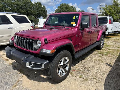 Used 2024 Jeep Gladiator Sport w/ Premium Package AWD/4WD image 5