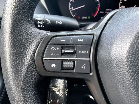 Used 2024 Honda HR-V LX image 16