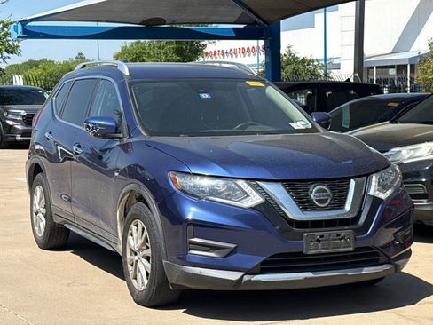 Used 2019 Nissan Rogue SV image 4