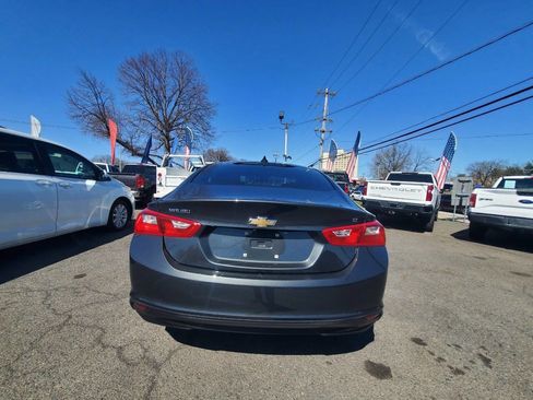 Used 2018 Chevrolet Malibu LT image 4