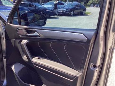 Used 2023 Volkswagen Tiguan SE R-Line FWD image 18