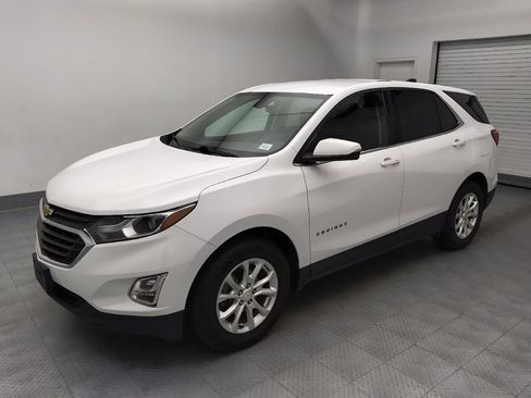 Used 2018 Chevrolet Equinox LT FWD image 2