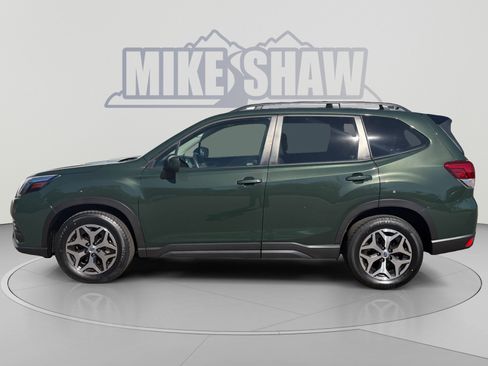 Used 2024 Subaru Forester Premium AWD/4WD image 2