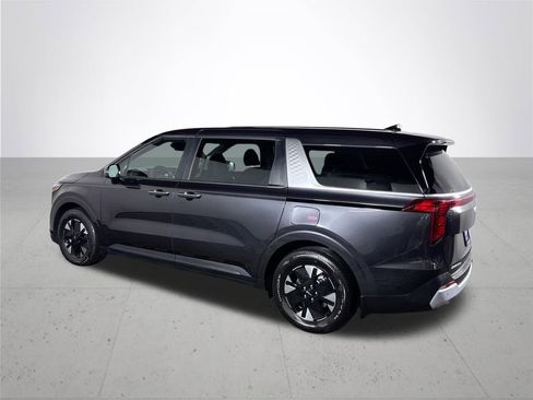 Certified 2025 Kia Carnival LXS image 9