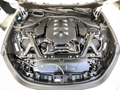 Certified 2024 BMW 760i xDrive w/ Premium Package 2 AWD/4WD image 31