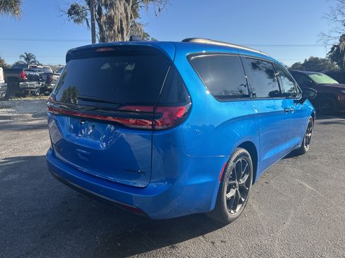 New 2026 Chrysler Pacifica Limited w/ S Appearance Package image 8