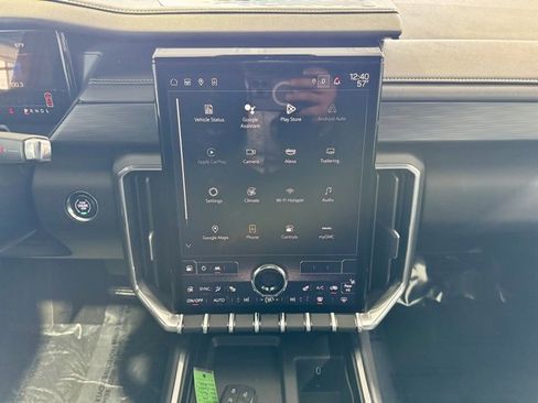 Used 2025 GMC Acadia Elevation image 24