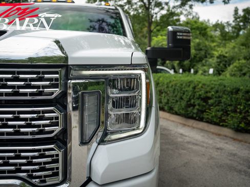 Used 2023 GMC Sierra 3500 Denali w/ Denali Ultimate Package AWD/4WD image 7