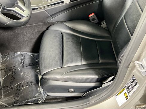 Used 2019 Mercedes-Benz C 300 4MATIC image 17