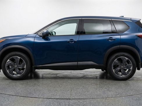 Used 2025 Nissan Rogue SV image 5