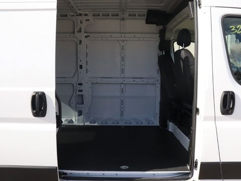 Used 2024 RAM ProMaster 2500 FWD image 18