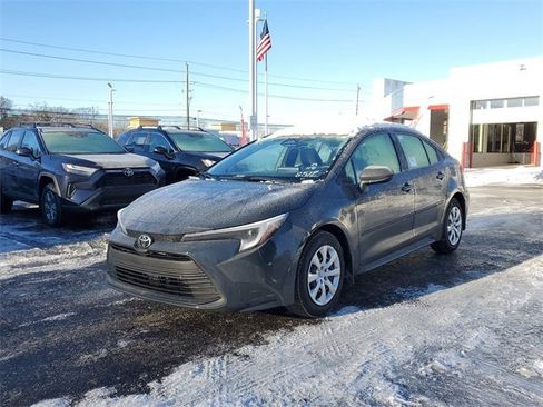 New 2026 Toyota Corolla LE image 2