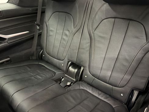 Used 2022 BMW X7 xDrive40i w/ M Sport Package AWD/4WD image 21