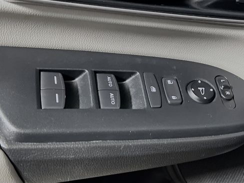 Used 2022 Honda CR-V EX-L image 17