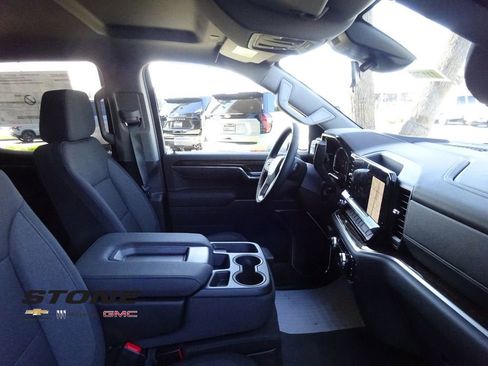 New 2026 GMC Sierra 1500 Elevation image 17