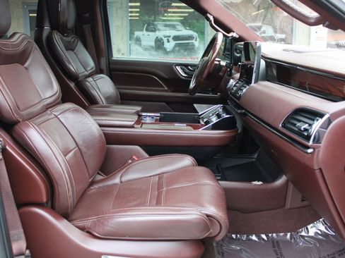 Used 2018 Lincoln Navigator L Black Label w/ Cargo Package image 7