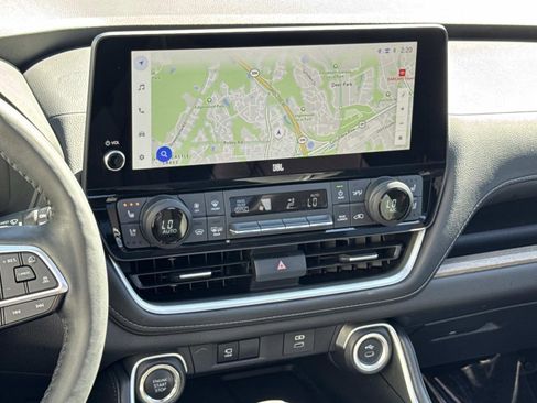 Used 2025 Toyota Grand Highlander AWD image 3