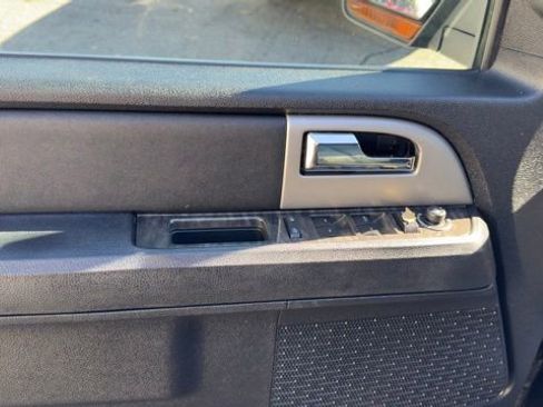 Used 2017 Ford Expedition EL Limited image 10