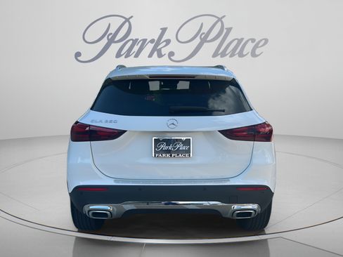 Used 2025 Mercedes-Benz GLA 250 image 4