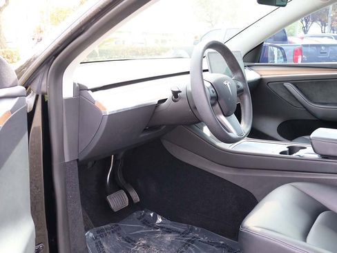 Used 2023 Tesla Model Y Long Range image 27