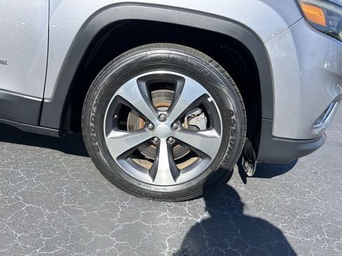 Used 2020 Jeep Cherokee Limited image 8