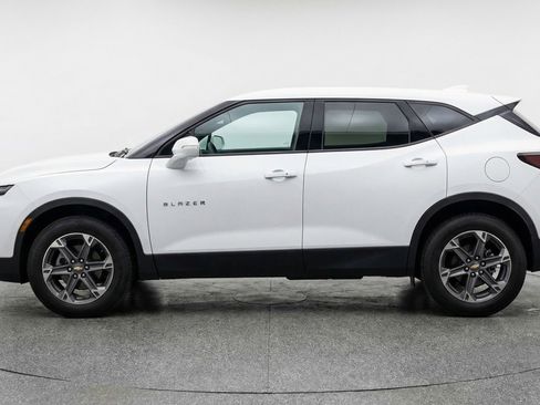 Used 2025 Chevrolet Blazer LT image 5
