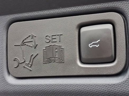 Certified 2022 Ford Mustang Mach-E Premium image 33