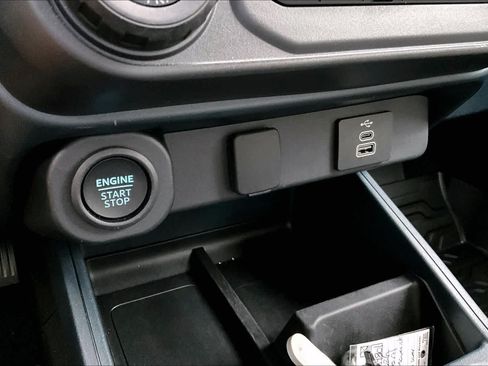 Used 2026 Ford Maverick Lariat AWD/4WD image 32
