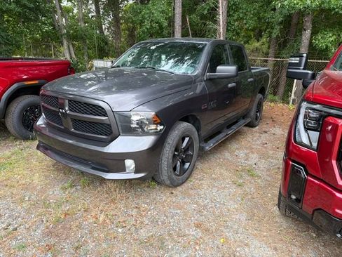 Used 2018 RAM 1500 Express w/ Express Value Package RWD image 3