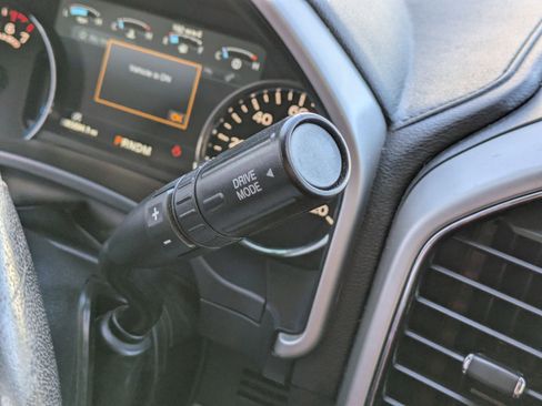 Used 2019 Ford F150 Lariat w/ Max Trailer Tow Package image 25