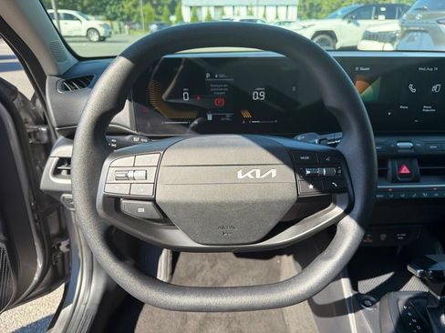 Used 2025 Kia K4 FWD image 19
