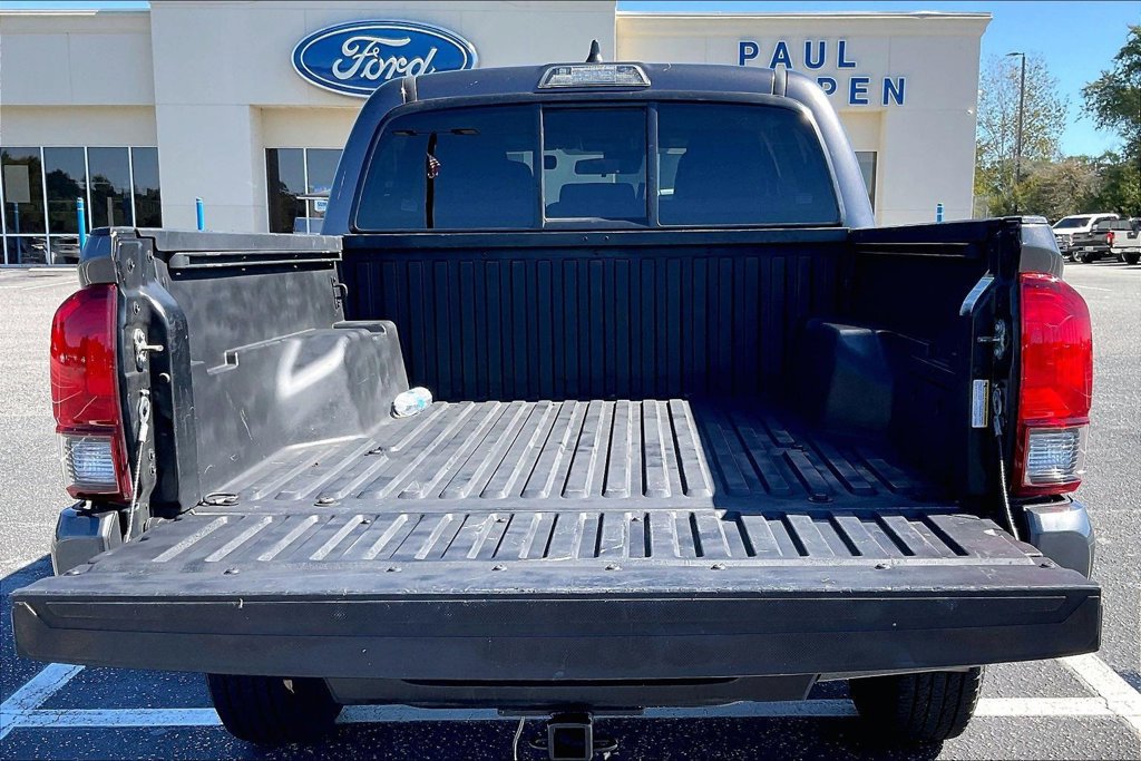 Used 2020 Toyota Tacoma SR w/ SR Convenience Package RWD image 18