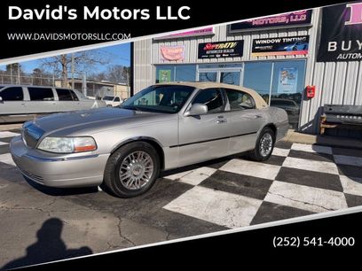 Used 2006 Lincoln Town Car Signature Limited