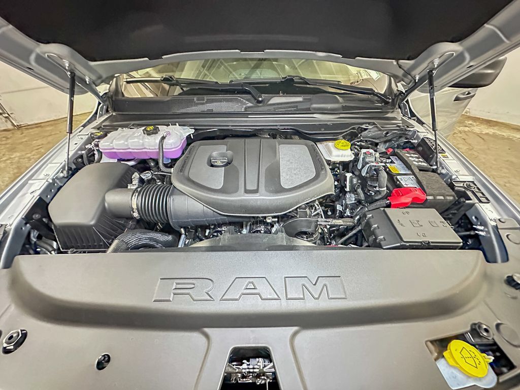 New 2026 RAM 1500 Express AWD/4WD image 43