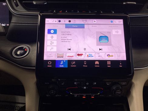 Certified 2024 Jeep Grand Cherokee Limited w/ Luxury Tech Group II image 16