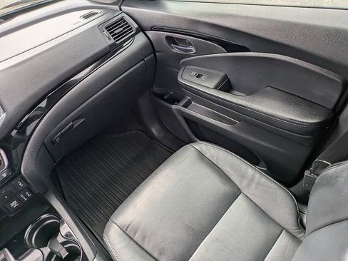 Used 2017 Honda Pilot Touring image 19