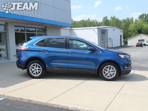 Used 2024 Ford Edge SEL w/ Convenience Package AWD/4WD image 3