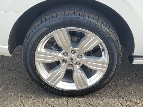 Used 2023 Ford Expedition Platinum image 7