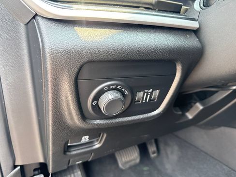 Used 2022 Jeep Grand Cherokee L Laredo w/ Luxury Tech Group I AWD/4WD image 14