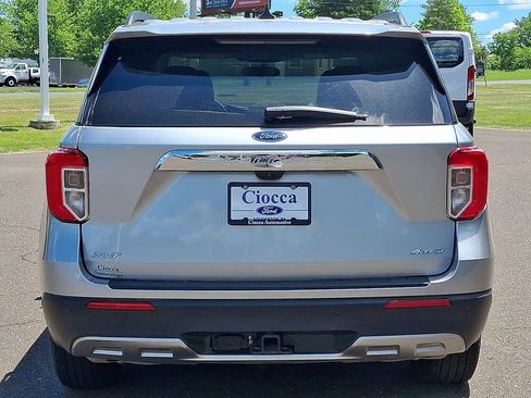 Used 2023 Ford Explorer XLT w/ Equipment Group 202A AWD/4WD image 5