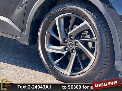 Used 2022 Toyota C-HR Limited image 23
