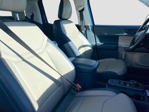Used 2025 Ford Maverick Lariat AWD/4WD image 29